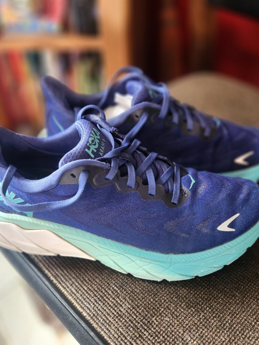 HOKA ONE ONE Arahi 6 | Women's US 8.5 | Navy/Aqua